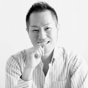 倉川知也プロフィール画像(白黒)